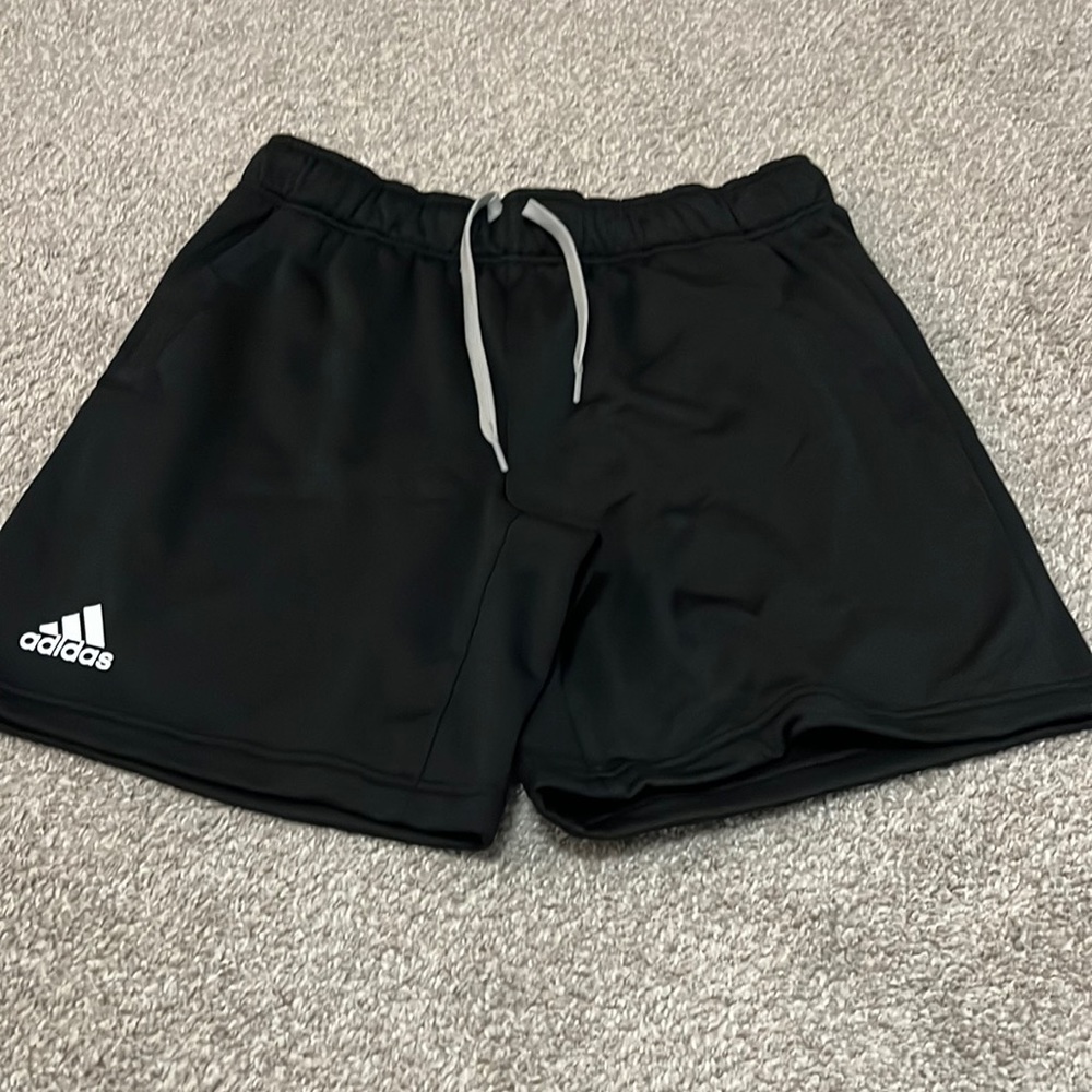 NWT Adidas men’s team short in black size large
